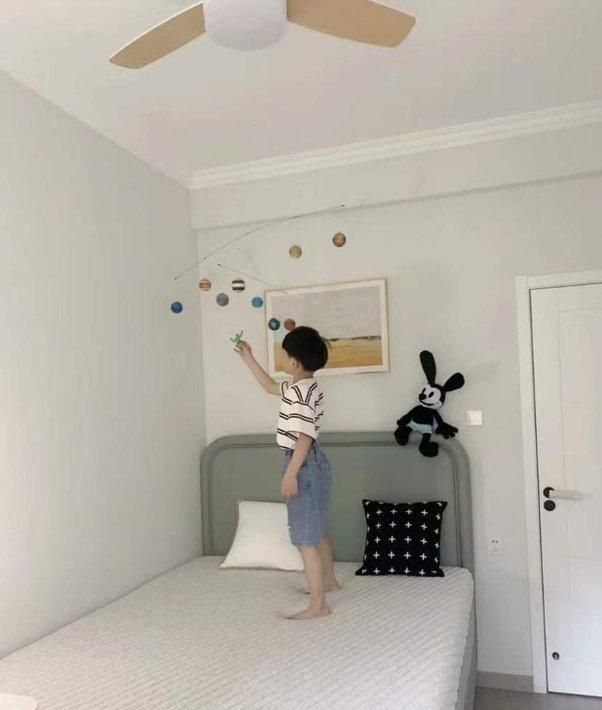 山东一三口之家火了，因“穷装”而走红，全屋那叫一个极简，晒晒 - 家居知识