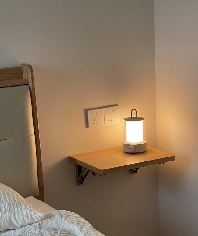 “床头柜”已逐渐退出中国家庭！看年轻人的新式做法，高级还实用 - 家居知识