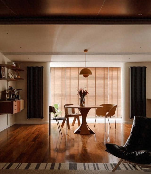 140㎡上海老宅改造，新旧融合打造复古中古风