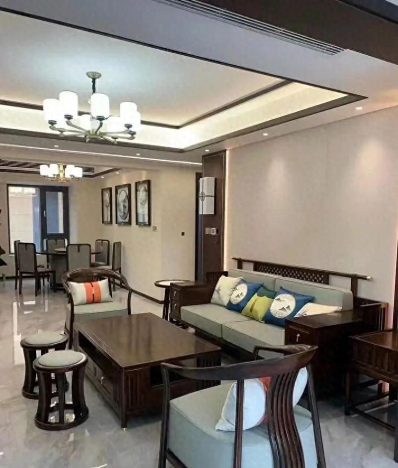 退休夫妇的青岛新家，高级感十足的新中式风