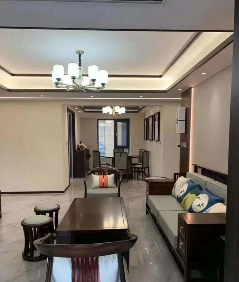 青岛一对退休夫妇的新家，那叫一个高级，日久弥新的新中式风格 - 家居知识