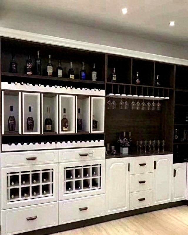 入住后才明白，这样装餐边酒柜既浪费钱又难清洁