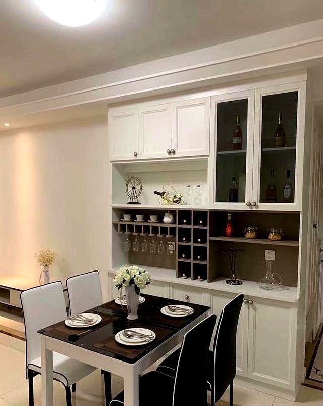 入住后才知道，餐边酒柜装成这样，花的全是冤枉钱还难打扫 - 家居知识