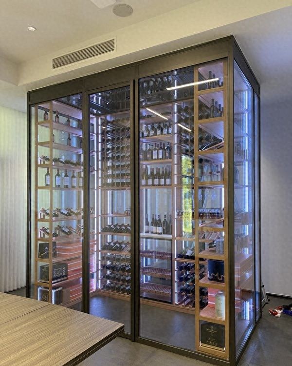专业之选，亚克力酒柜定制厂家与品牌推荐