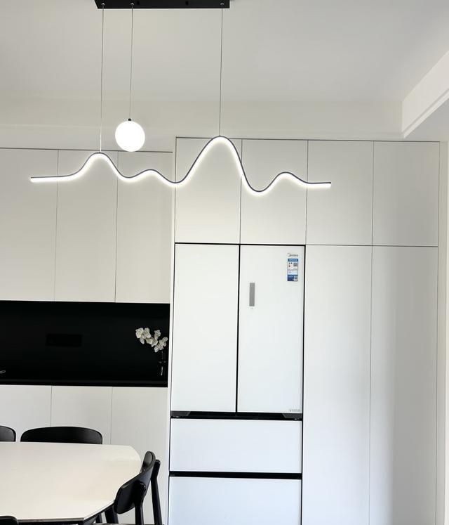 陕西一姑娘，坚持现代简约装修，最后效果清爽干净，显大还省钱~ - 家居知识