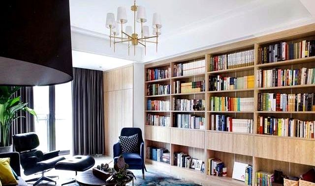 想在客厅设计书柜，其实不一定非要舍弃电视，这几种方式可以参考 - 家居知识