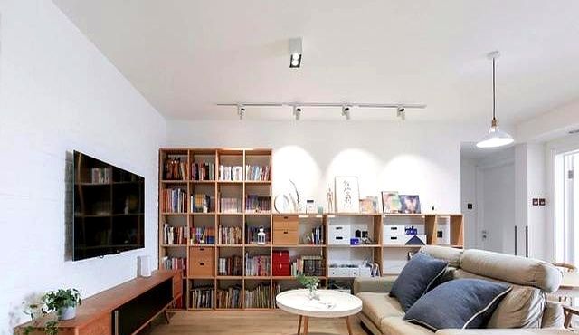想在客厅设计书柜，其实不一定非要舍弃电视，这几种方式可以参考 - 家居知识