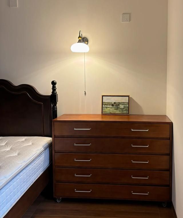 “床头柜”逐渐退出中国家庭，现在流行这样做，美观又省钱 - 家居知识