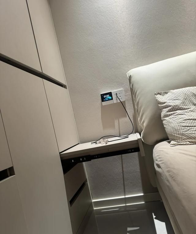 “床头柜”逐渐退出中国家庭，现在流行这样做，美观又省钱 - 家居知识