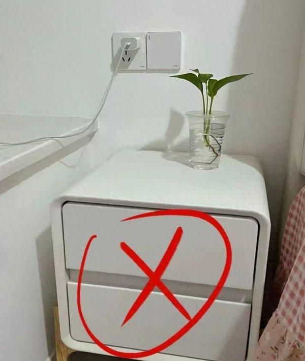 “床头柜”已经退出中国家庭，现在流行这样做，高级感十足！ - 家居知识