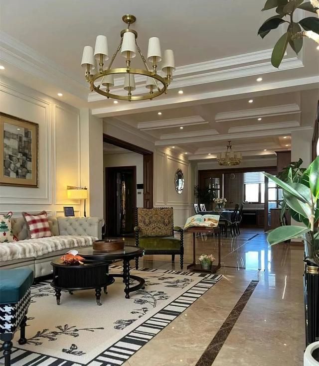 一阿姨晒出135平的家，装修那叫一个简约大气，太有品位了 - 家居知识