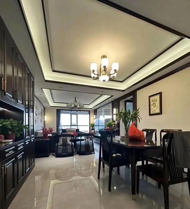 青岛一对退休夫妇的新家，那叫一个高级，日久弥新的新中式风格 - 家居知识