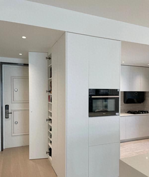 广东女主因新家装修得太简单而走红，空无一物的极简风太治愈了 - 家居知识