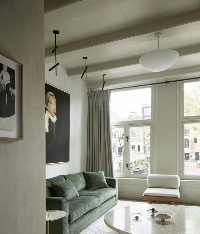 微水泥在欧洲别墅的案例：北欧风邂逅侘寂，优雅于极简冷淡中绽放 - 家居知识