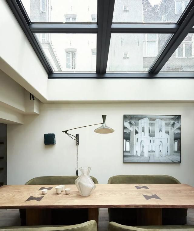 微水泥在欧洲别墅的案例：北欧风邂逅侘寂，优雅于极简冷淡中绽放 - 家居知识