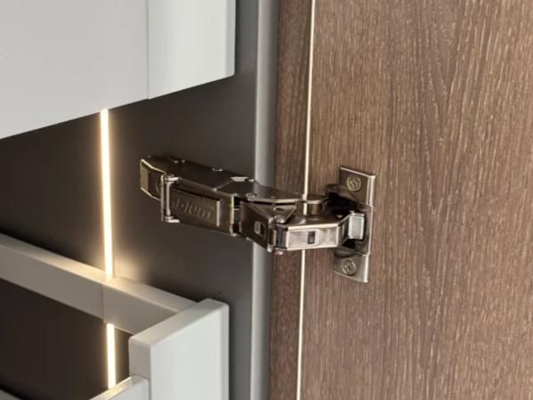 木工师傅坦言：有些业主人傻钱多，“定制衣柜”被坑了还不知道 - 家居知识