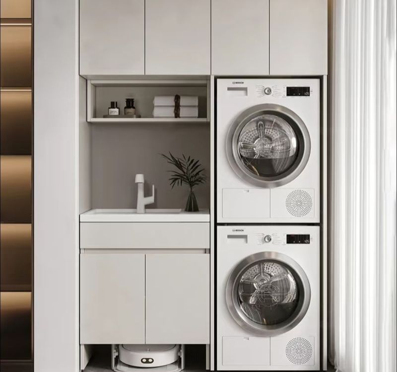 卫生间搓衣蹲到腿麻，8㎡阳台装全铝洗衣柜后，洗刷都像拍治愈 - 家居知识