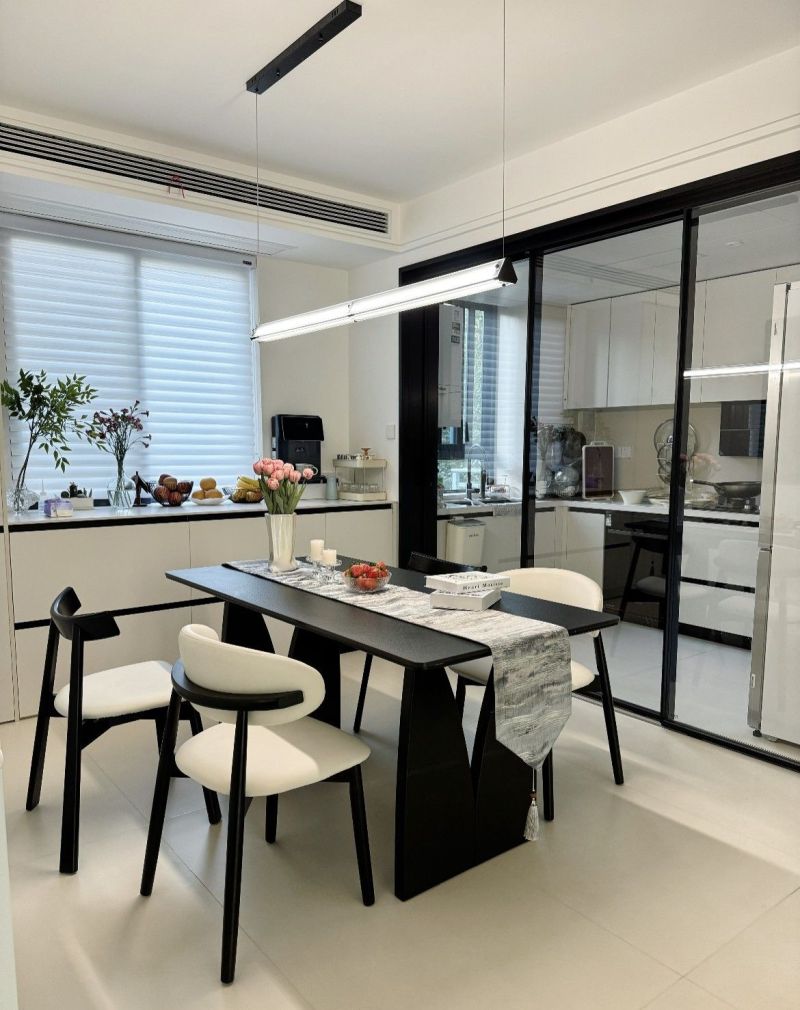 117㎡装出通透大平层既视感，极简风果然yyds！忍不住晒一晒！ - 家居知识