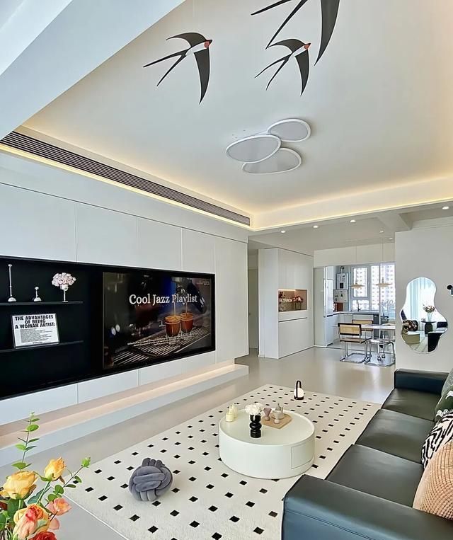 老公坚持把电视墙设计成满墙电视柜，入住后发现真香！ - 家居知识