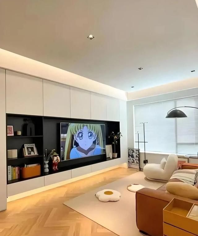 老公坚持把电视墙设计成满墙电视柜，入住后发现真香！ - 家居知识