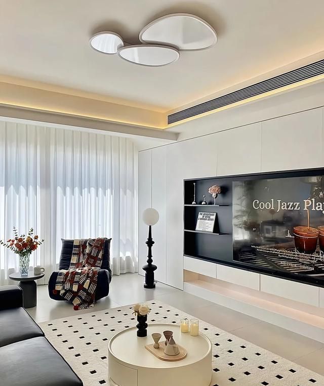 老公坚持把电视墙设计成满墙电视柜，入住后发现真香！ - 家居知识