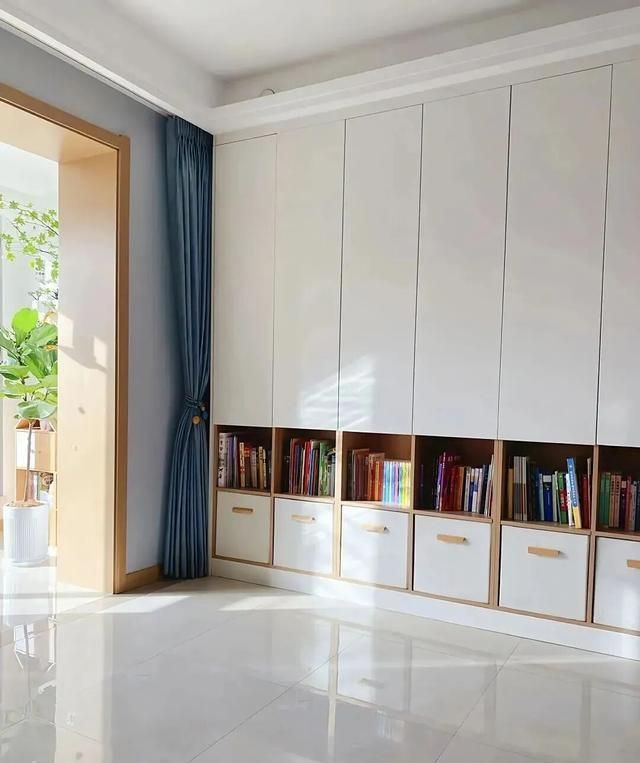 老公坚持把电视墙设计成满墙电视柜，入住后发现真香！ - 家居知识