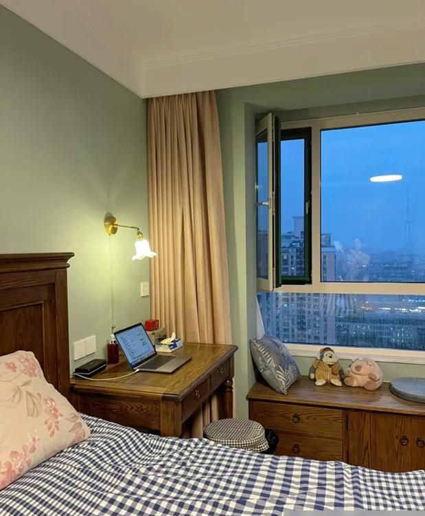 北京一夫妻的家火了，质感温润的美式装修，整个客厅满墙的书 - 家居知识