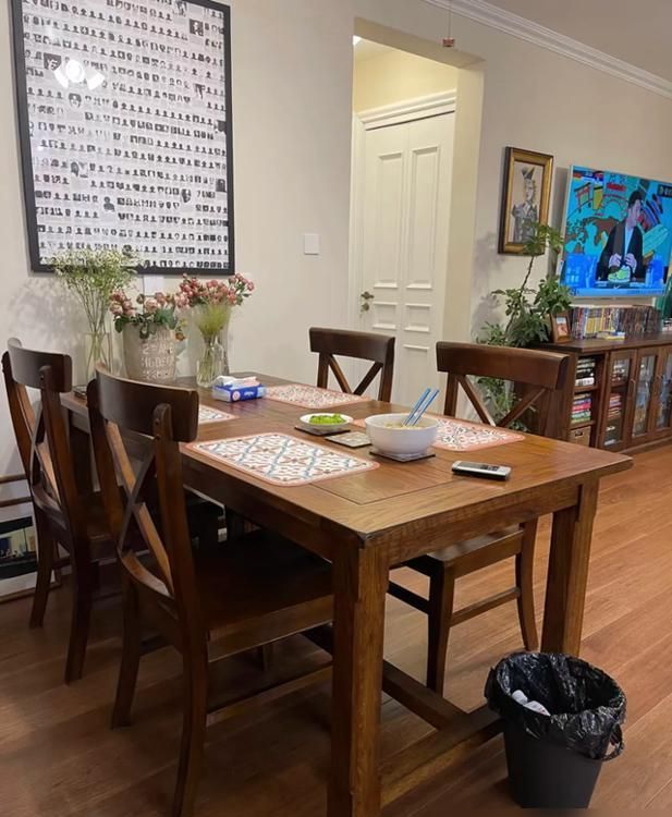 北京一夫妻的家火了，质感温润的美式装修，整个客厅满墙的书 - 家居知识