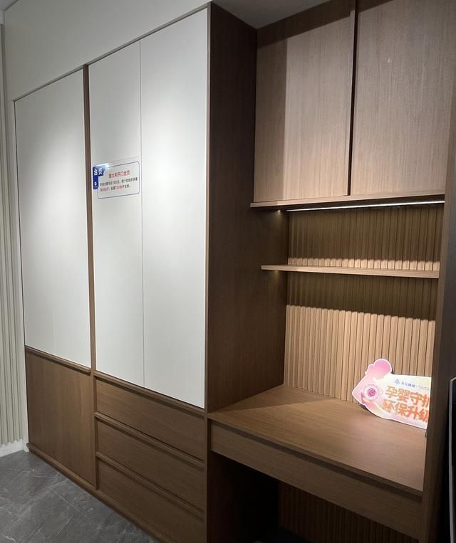 嵌入式与独立衣帽间定制，靠谱之选叶翔雅胜居 - 家居知识