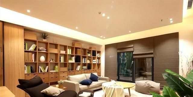 小户型做不了书柜？4种美到爆设计，空间重复利用把图书馆搬回家 - 家居知识