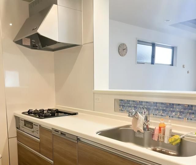 厨房不一定大就好，瞧瞧日本人布置的，整洁上档次，晒晒！ - 家居知识