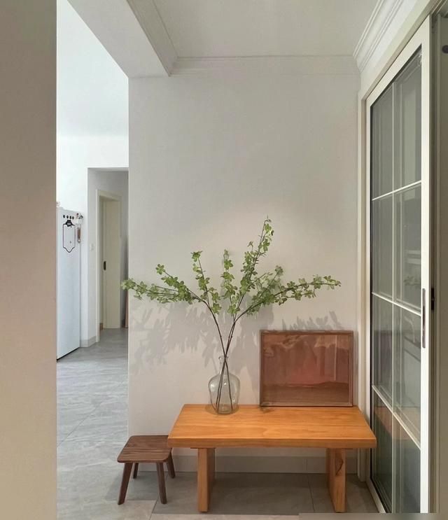 女主晒出“家徒四壁”简约新家，不花哨很干净，真是越简单越幸福 - 家居知识