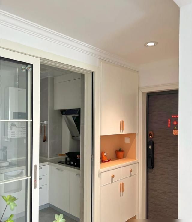 女主晒出“家徒四壁”简约新家，不花哨很干净，真是越简单越幸福 - 家居知识