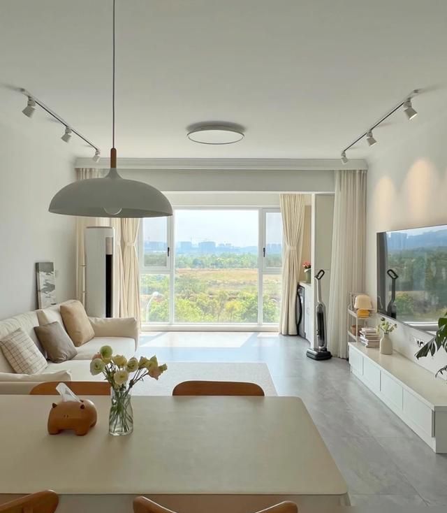 女主晒出“家徒四壁”简约新家，不花哨很干净，真是越简单越幸福 - 家居知识