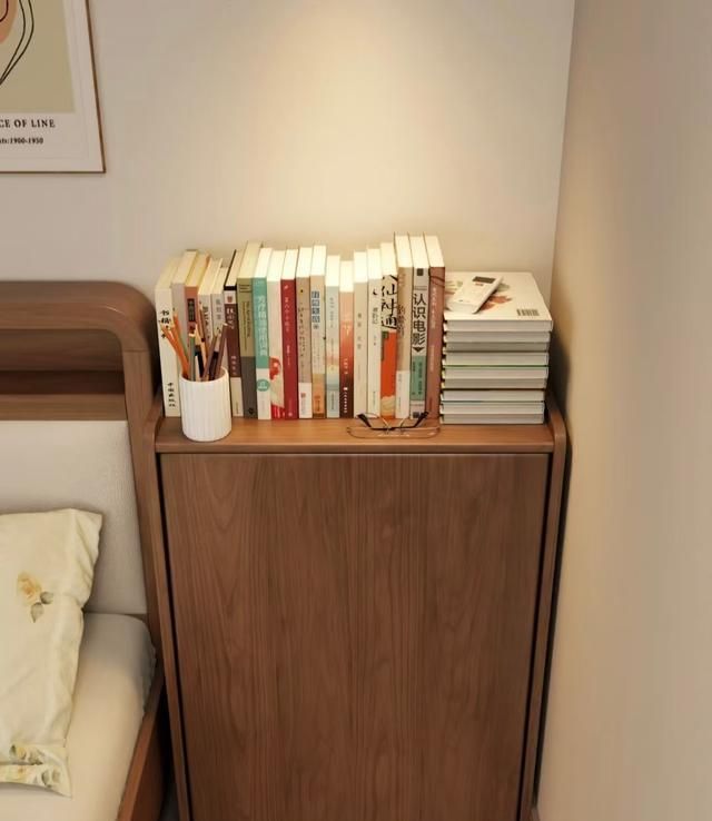 “床头柜”已逐渐退出中国家庭，看看年轻人的做法，高级又实用 - 家居知识