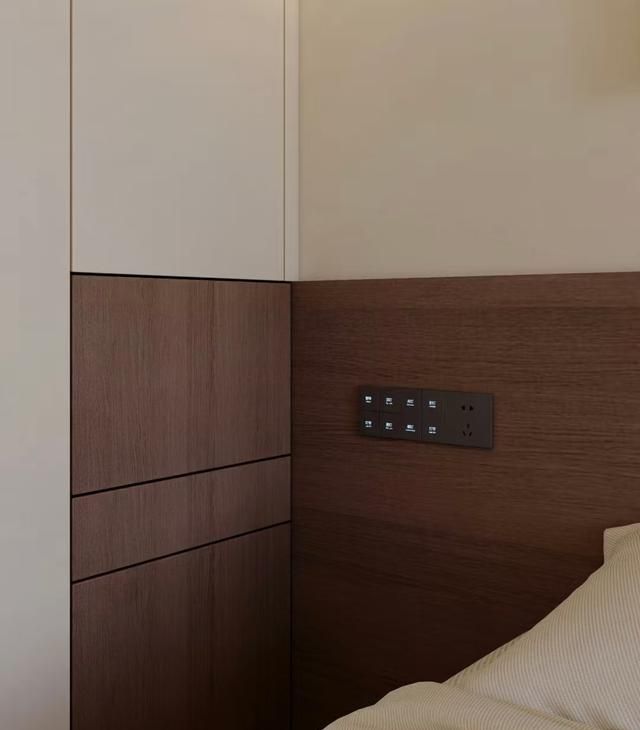 “床头柜”已逐渐退出中国家庭，看看年轻人的做法，高级又实用 - 家居知识