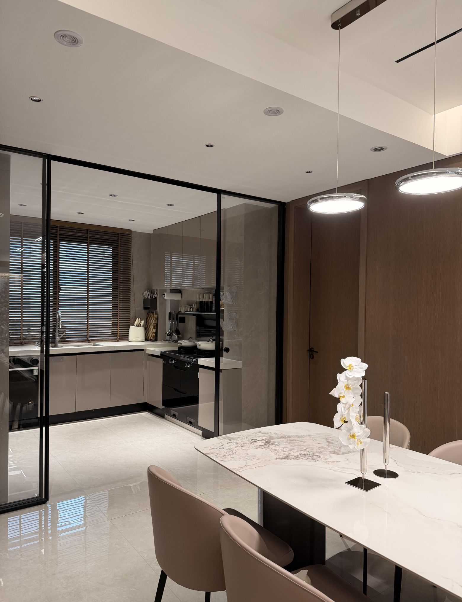 意式极简 x智能光丨解锁家的 N 种质感 我家意式极简风. - 家居知识