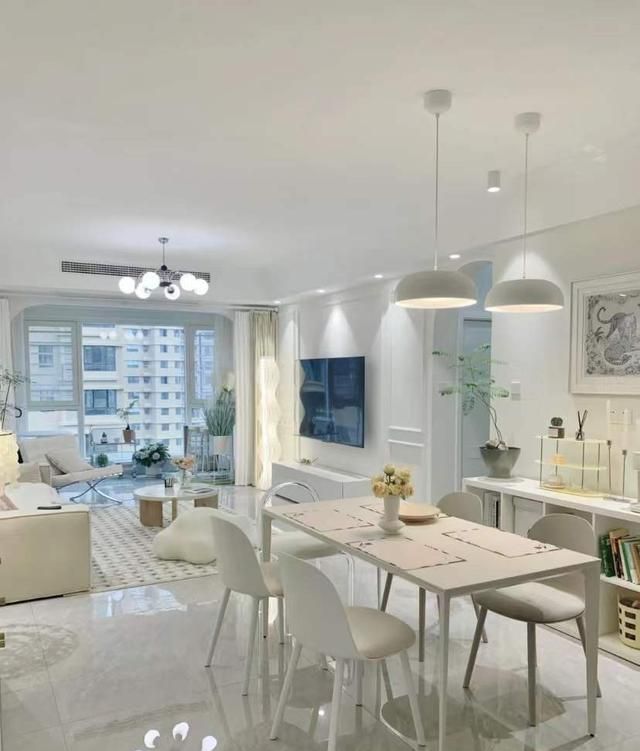 山东一三口之家火了，因“穷装”而走红，全屋那叫一个极简，晒晒 - 家居知识