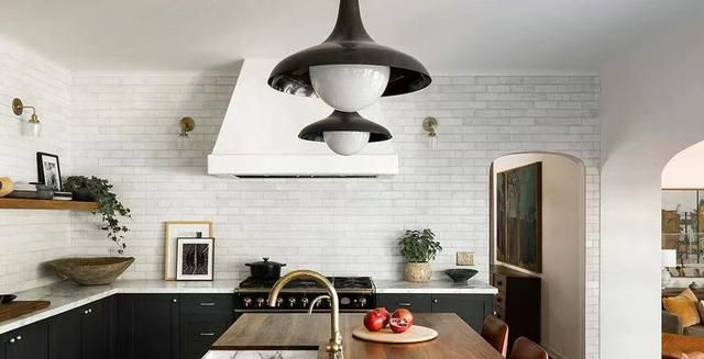 一个美丽舒适的美式豪宅，地中海风情融入侘寂美学，令人赞叹不已 - 家居知识