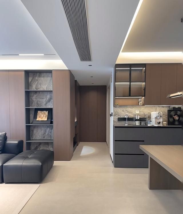 河南一夫妻，不听劝阻一意孤行，装意式极简风，最后效果出人意料 - 家居知识