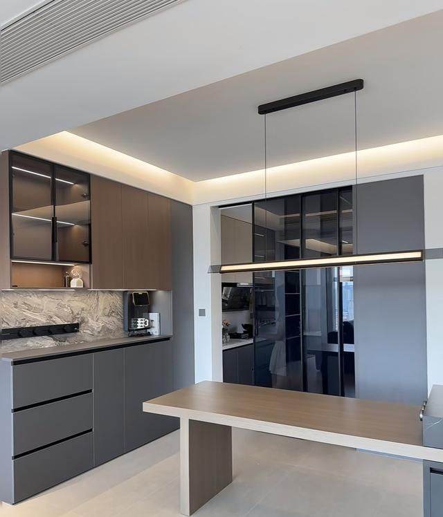 河南一夫妻，不听劝阻一意孤行，装意式极简风，最后效果出人意料 - 家居知识