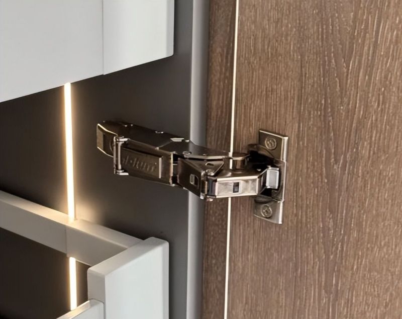 木工师傅坦言：有些业主人傻钱多，“定制衣柜”被坑了还不知道 - 家居知识