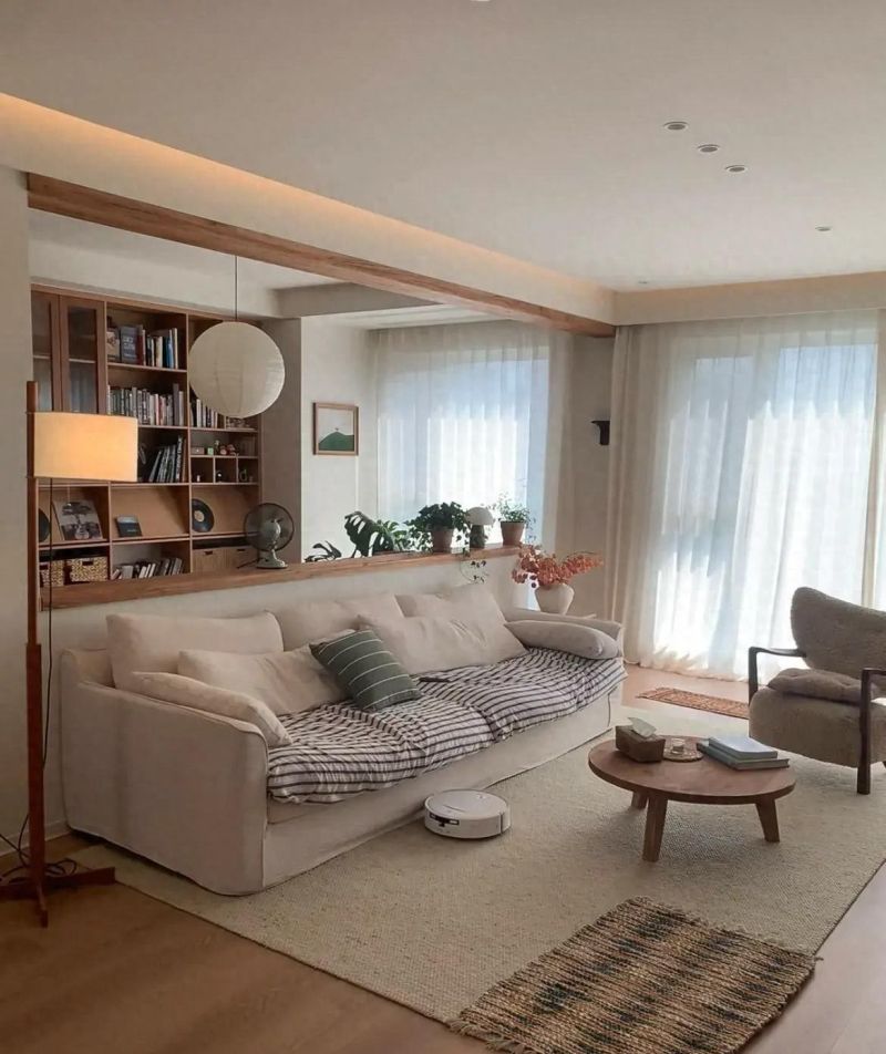 全屋大白墙与原木搭配，简约之美惊艳众人