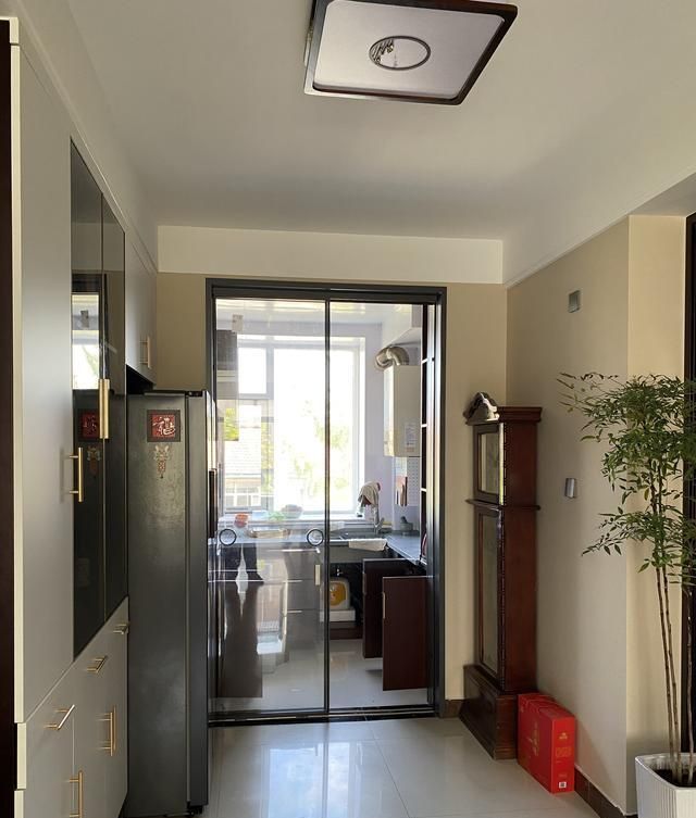 淄博一退休老人晒出80㎡的家，50天打造新中式风，雅致素简还耐看 - 家居知识