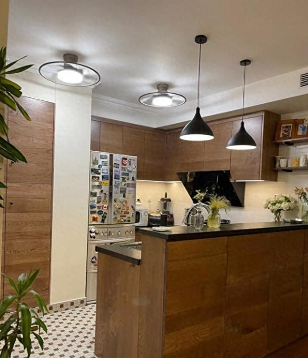 北京一夫妻的家火了：质感温润的美式装修，整个客厅满墙的书 - 家居知识