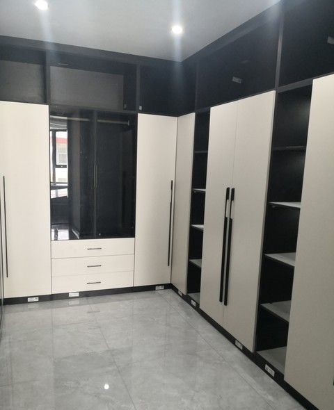 定制衣柜多少钱一平方？3 种计价 + 避坑，新手不花冤枉钱 - 家居知识