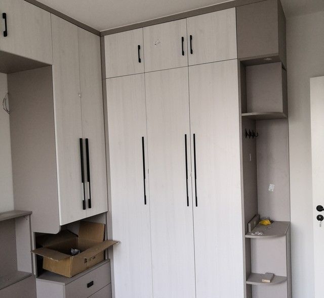 定制衣柜多少钱一平方？3 种计价 + 避坑，新手不花冤枉钱 - 家居知识