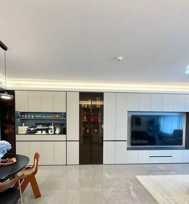 浙江一女子晒出120m²的家，仅电视柜就让无数人效仿，太高级了 - 家居知识