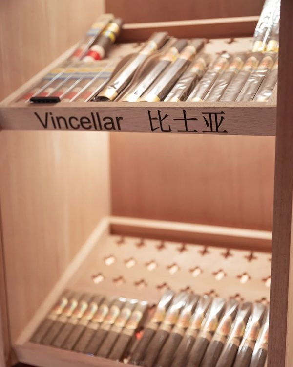 酒柜定制：如何选到性价比高且靠谱的专业公司 - 家居知识