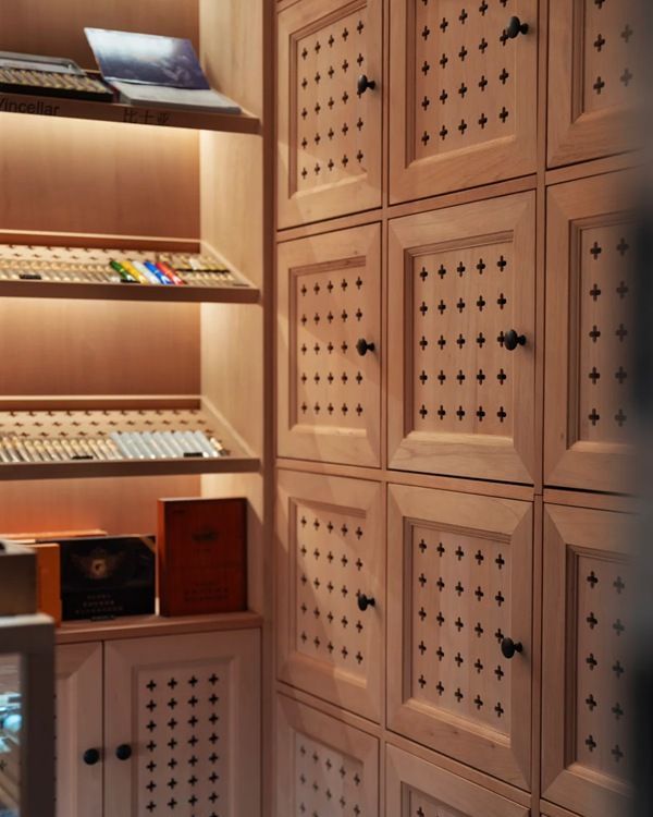 专业知名白酒柜定制：选购靠谱酒柜的指南 - 家居知识